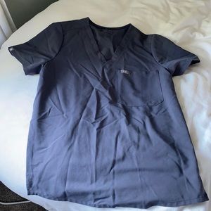 Figs one pocket charcoal scrub top